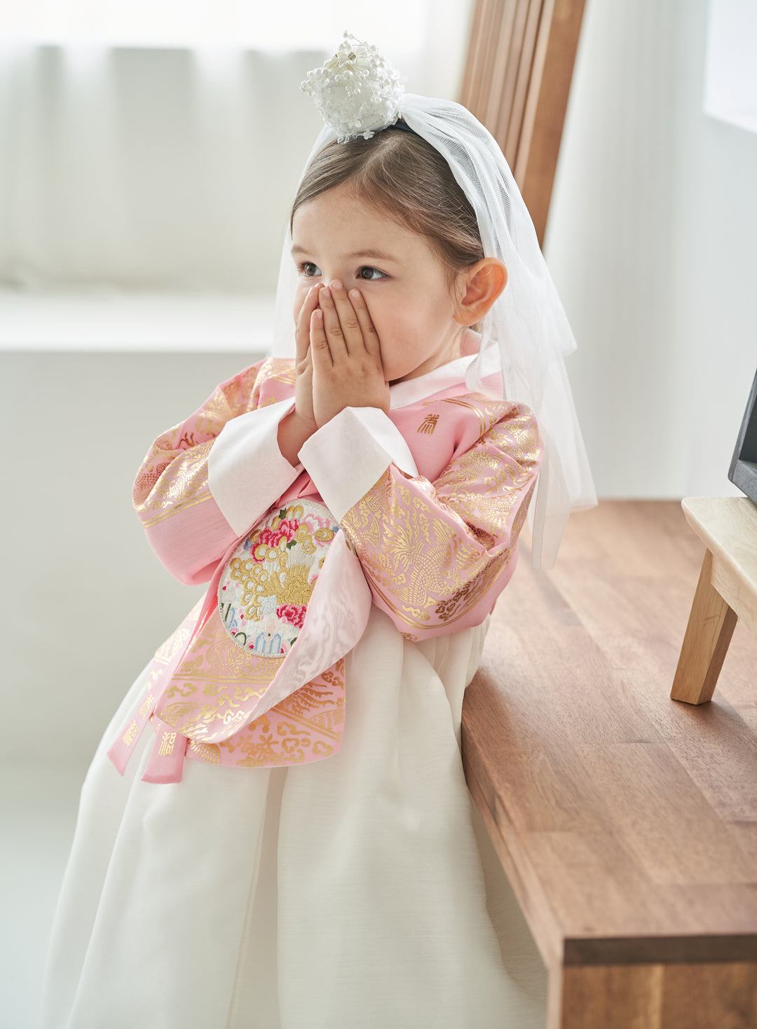 Hanbok Dress Girl Baby Korea Traditional Clothing Set First Birthday Celebration Party Celebration 1–8 Years Ivory Pink Fancy Gold Print OS107