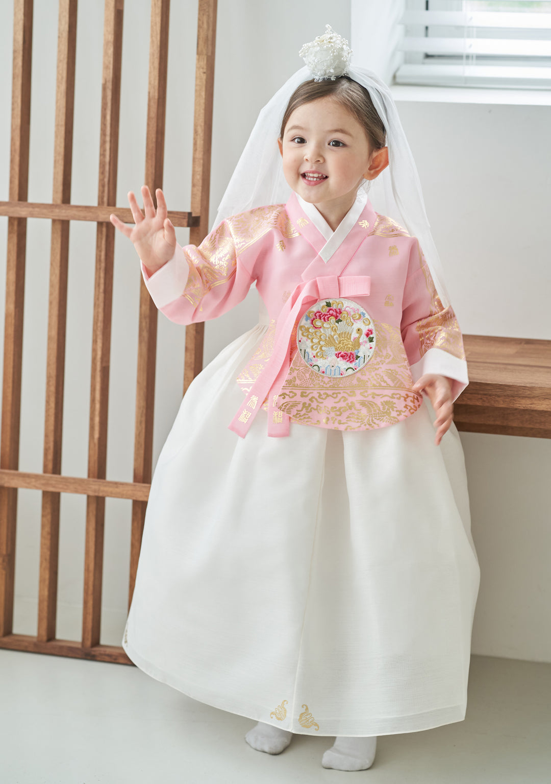 Hanbok Dress Girl Baby Korea Traditional Clothing Set First Birthday Celebration Party Celebration 1–8 Years Ivory Pink Fancy Gold Print OS107